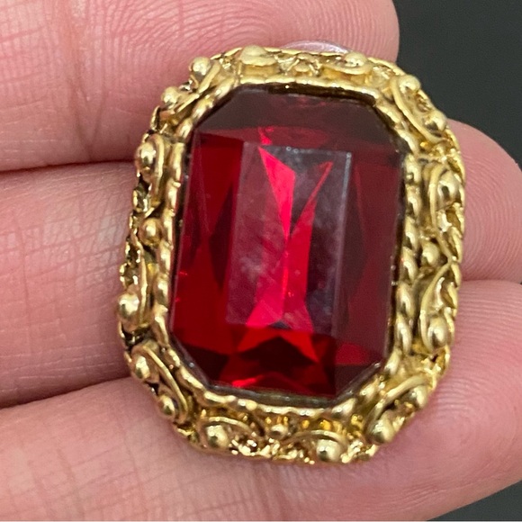 Unsigned Vintage Red Cushion Cut Red Rhinestone Ornate Gold-tone Earrings 15.7g - Picture 10 of 12